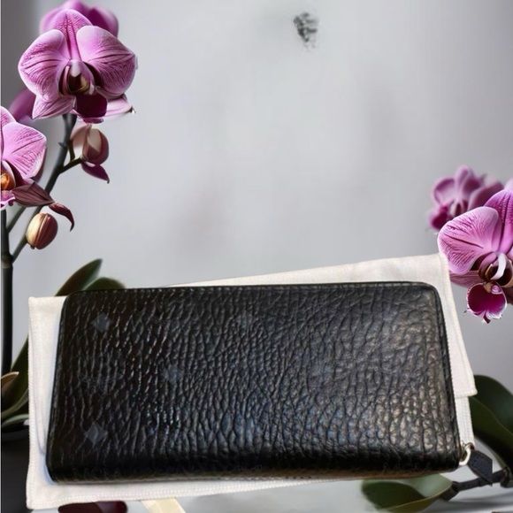 MCM Black Leather Wallet - Picture 6 of 7